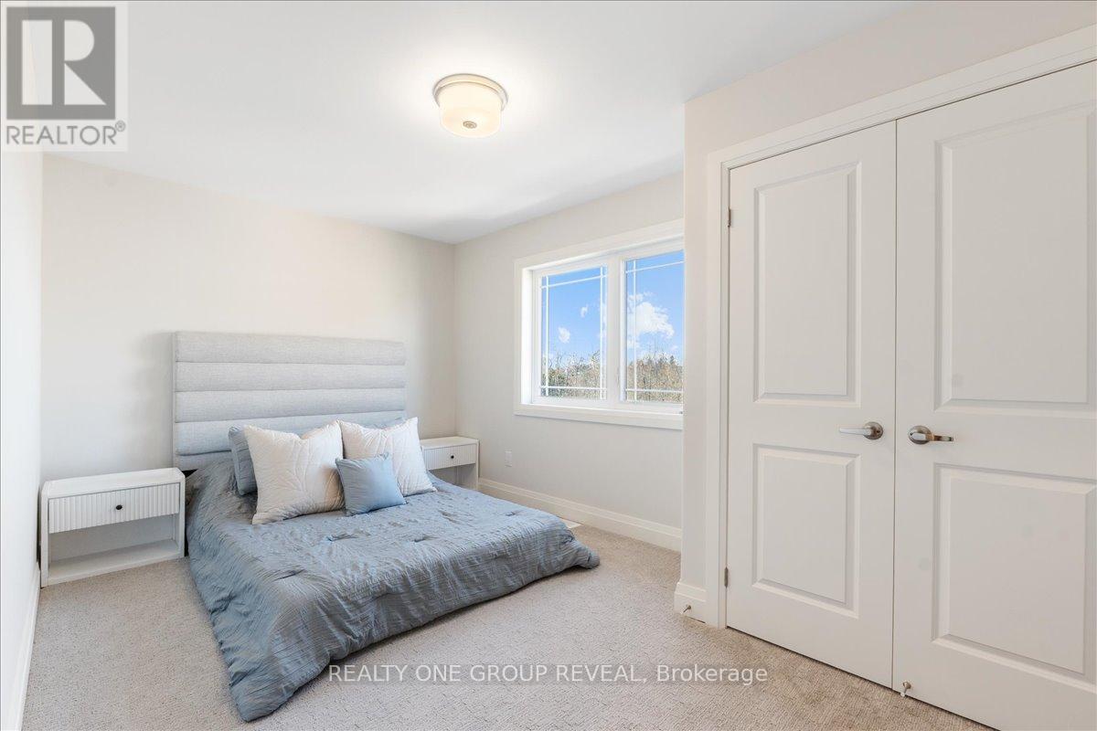 1054 Rippingale Trail, Peterborough, Ontario  K9H 0J8 - Photo 30 - X12492350