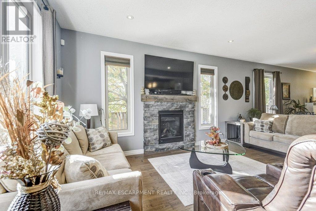 132a Scott Avenue, Brant, Ontario  N3L 0C9 - Photo 10 - X12492356