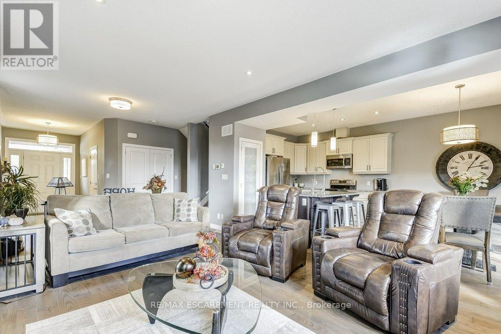 132a Scott Avenue, Brant, Ontario  N3L 0C9 - Photo 11 - X12492356