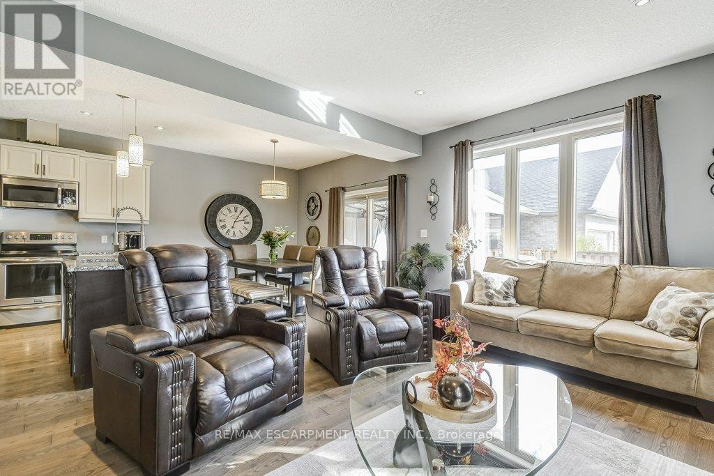 132a Scott Avenue, Brant, Ontario  N3L 0C9 - Photo 12 - X12492356