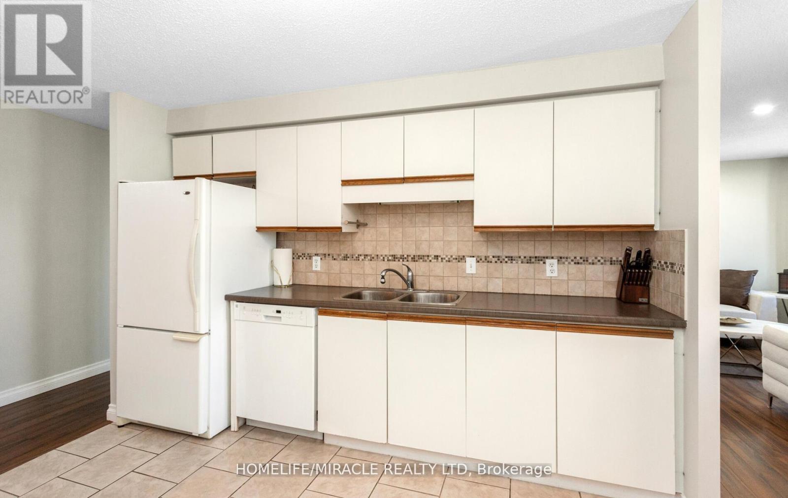 1705 - 35 Green Valley Drive, Kitchener, Ontario  N2P 2A5 - Photo 23 - X12492380