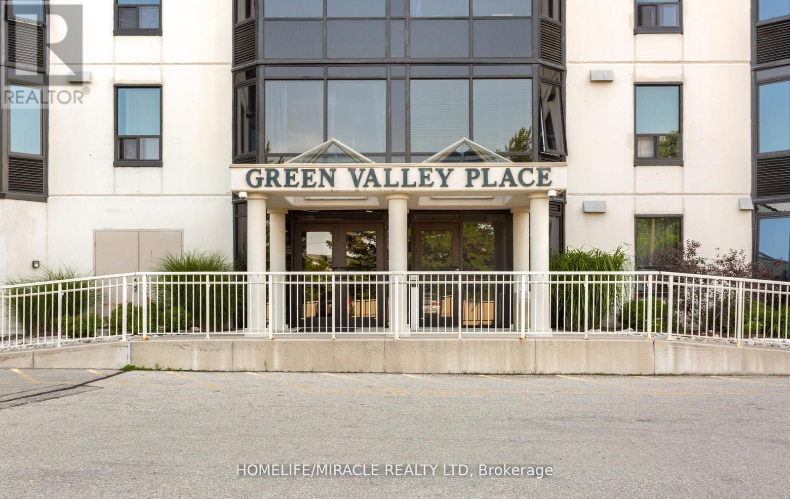 1705 - 35 Green Valley Drive, Kitchener, Ontario  N2P 2A5 - Photo 3 - X12492380