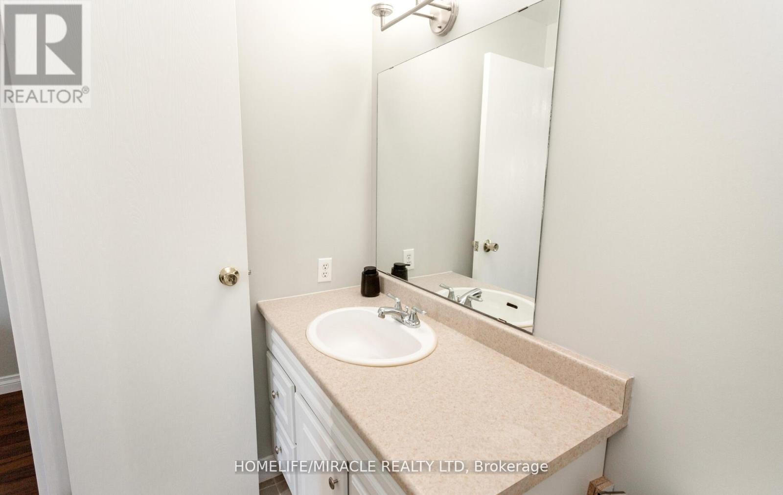 1705 - 35 Green Valley Drive, Kitchener, Ontario  N2P 2A5 - Photo 36 - X12492380