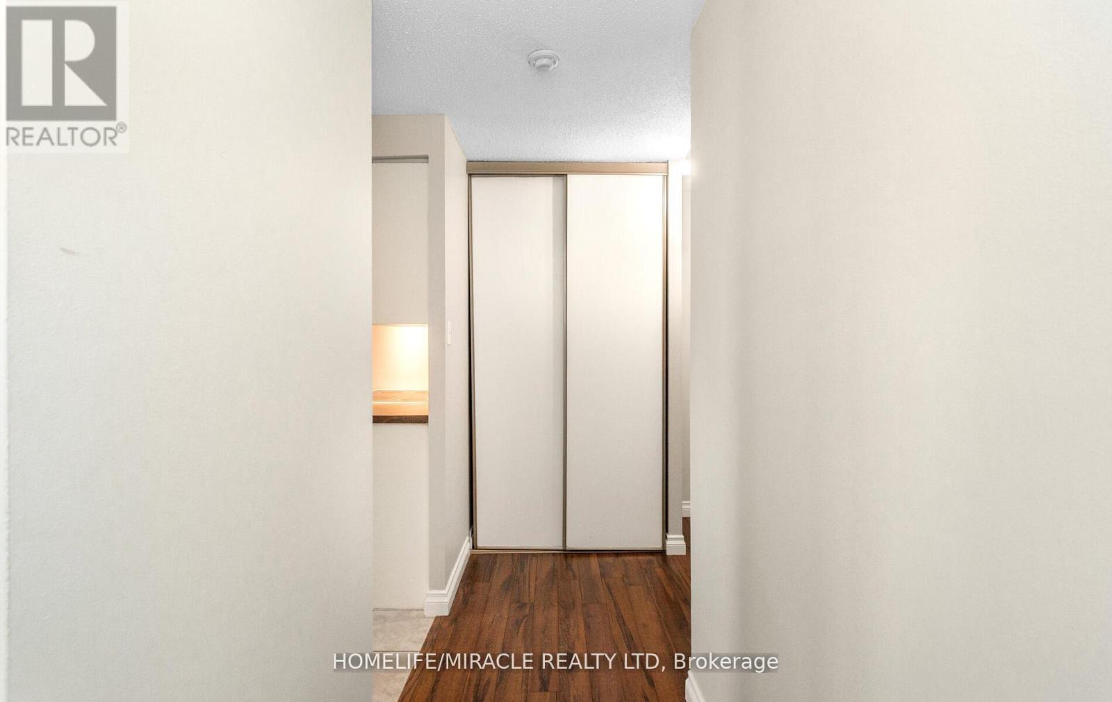 1705 - 35 Green Valley Drive, Kitchener, Ontario  N2P 2A5 - Photo 9 - X12492380