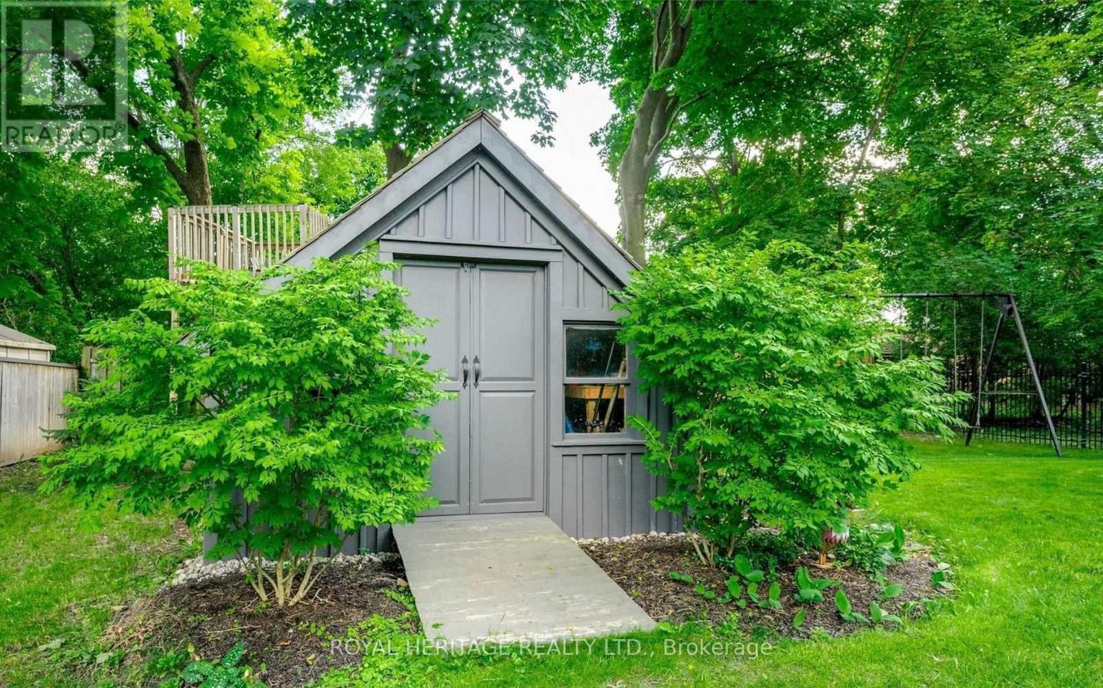 17 Francis Street, Kawartha Lakes, Ontario  K9V 3R7 - Photo 10 - X12492408