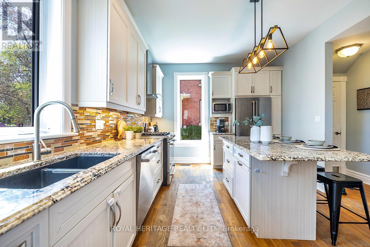 17 Francis Street, Kawartha Lakes, Ontario  K9V 3R7 - Photo 16 - X12492408