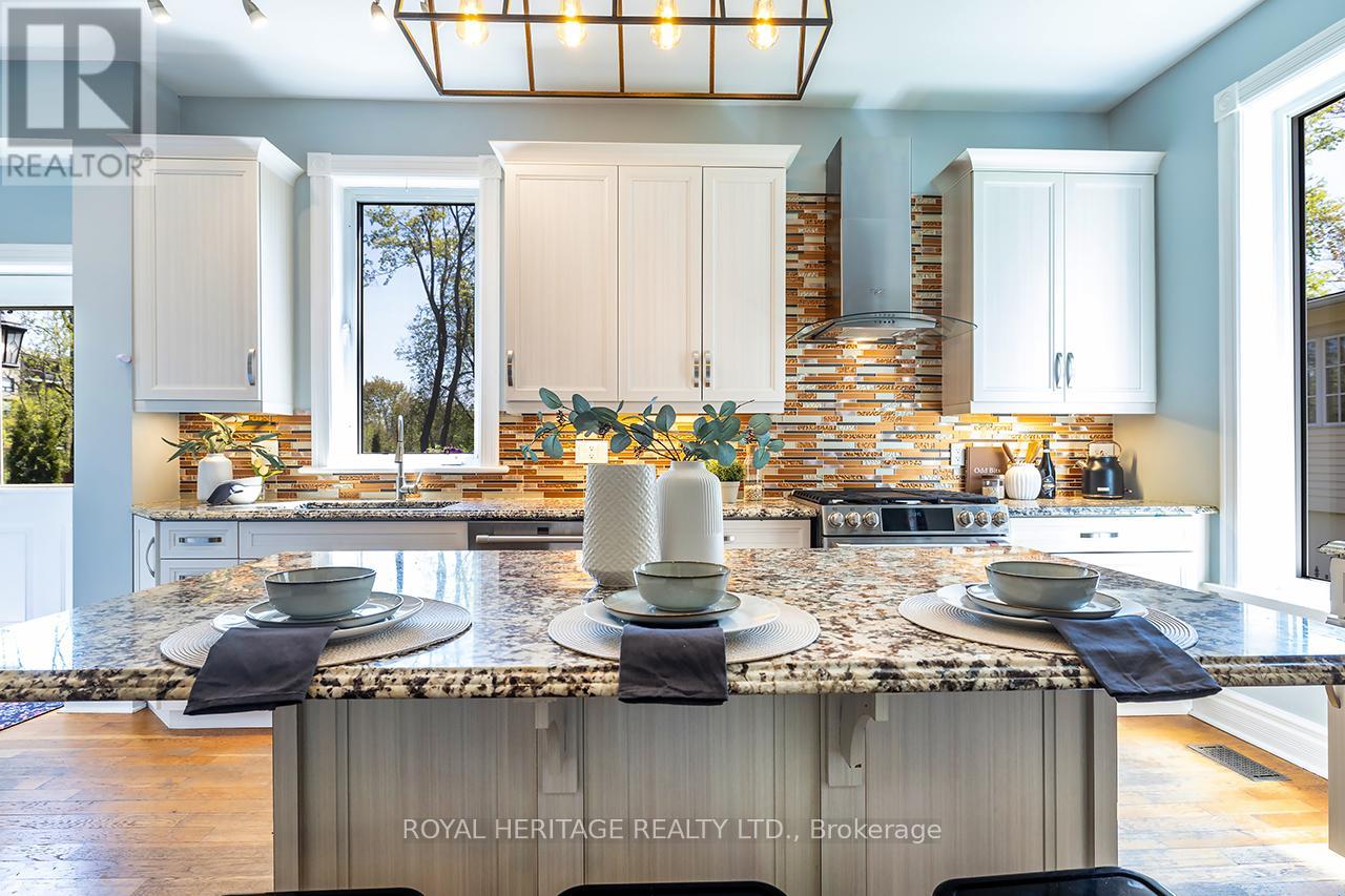 17 Francis Street, Kawartha Lakes, Ontario  K9V 3R7 - Photo 18 - X12492408