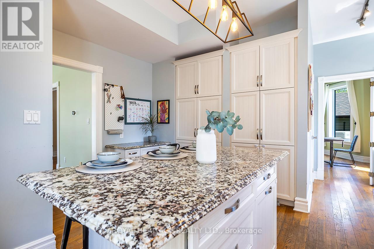 17 Francis Street, Kawartha Lakes, Ontario  K9V 3R7 - Photo 19 - X12492408