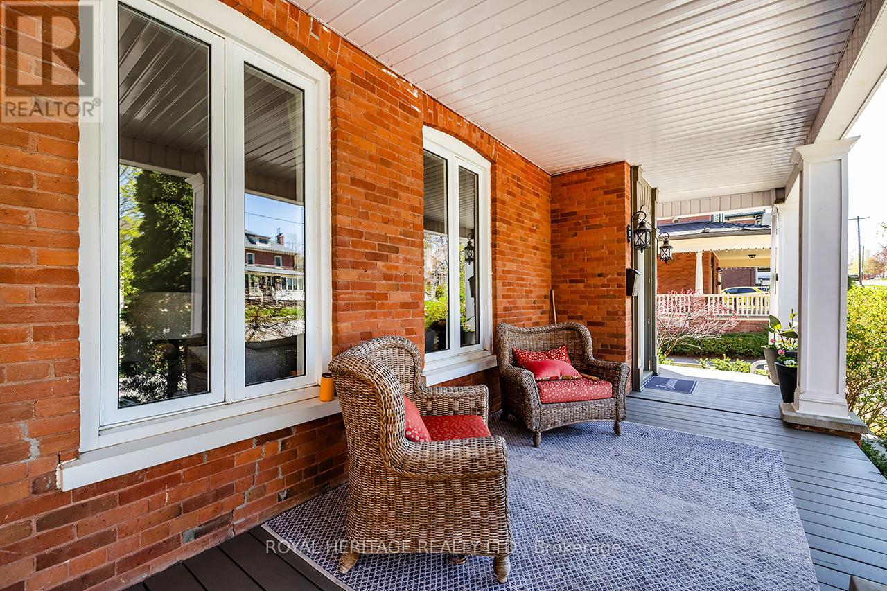 17 Francis Street, Kawartha Lakes, Ontario  K9V 3R7 - Photo 2 - X12492408