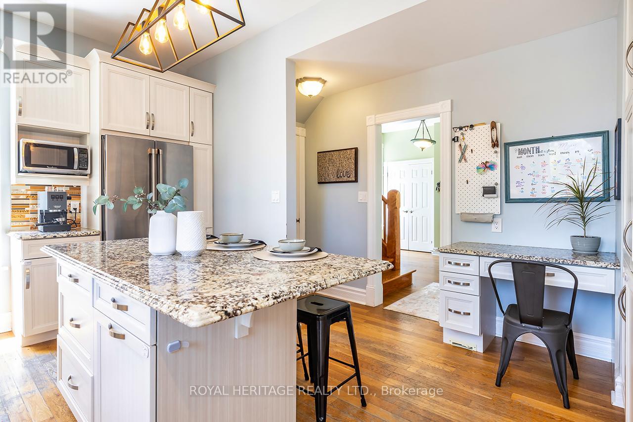 17 Francis Street, Kawartha Lakes, Ontario  K9V 3R7 - Photo 20 - X12492408