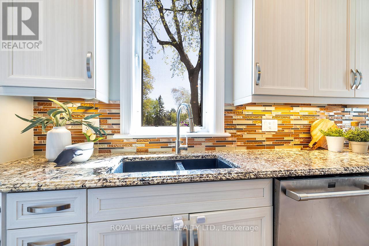 17 Francis Street, Kawartha Lakes, Ontario  K9V 3R7 - Photo 21 - X12492408