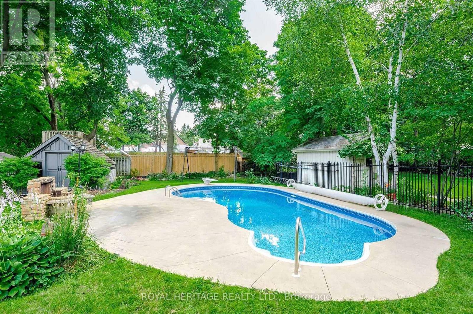 17 Francis Street, Kawartha Lakes, Ontario  K9V 3R7 - Photo 6 - X12492408