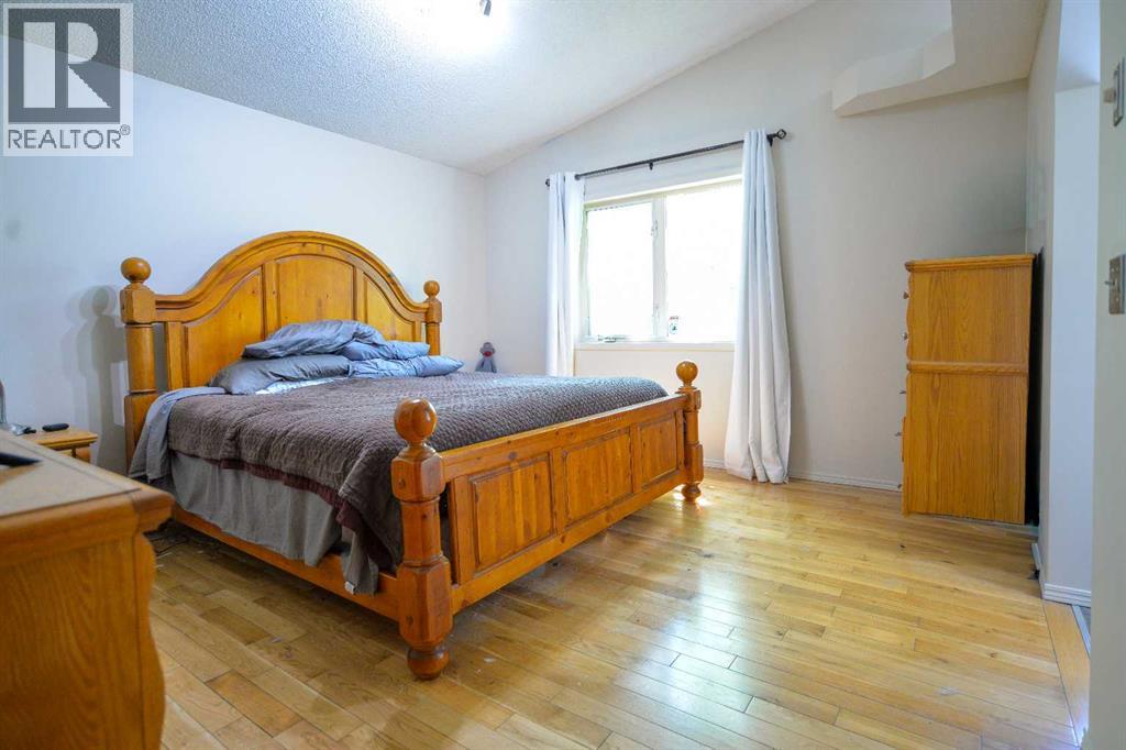 152 Valley Meadow Close Nw, Calgary, Alberta  T3B 5M2 - Photo 13 - A2264621