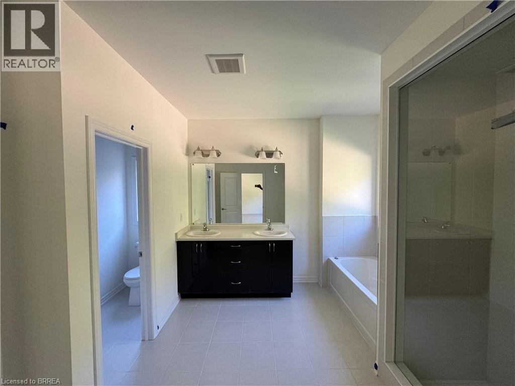 17 Mckernan Avenue, Brantford, Ontario  N3V 0C2 - Photo 3 - 40784241