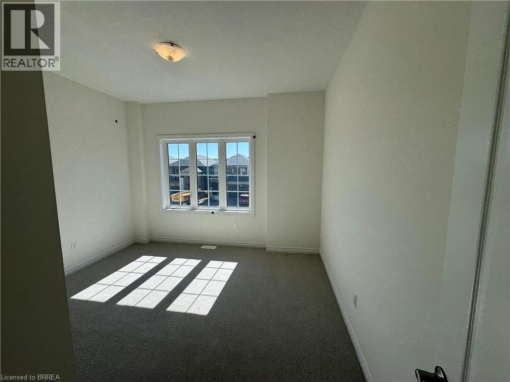 17 Mckernan Avenue, Brantford, Ontario  N3V 0C2 - Photo 4 - 40784241