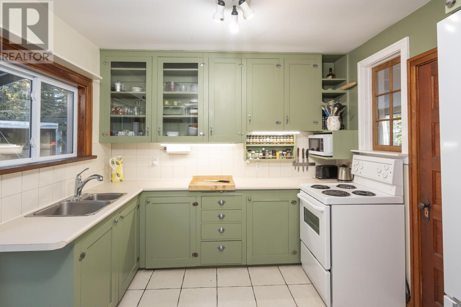 351 Amethyst Harbour, Cliff Ave, Thunder Bay, Ontario  P7A 0B4 - Photo 16 - TB253358