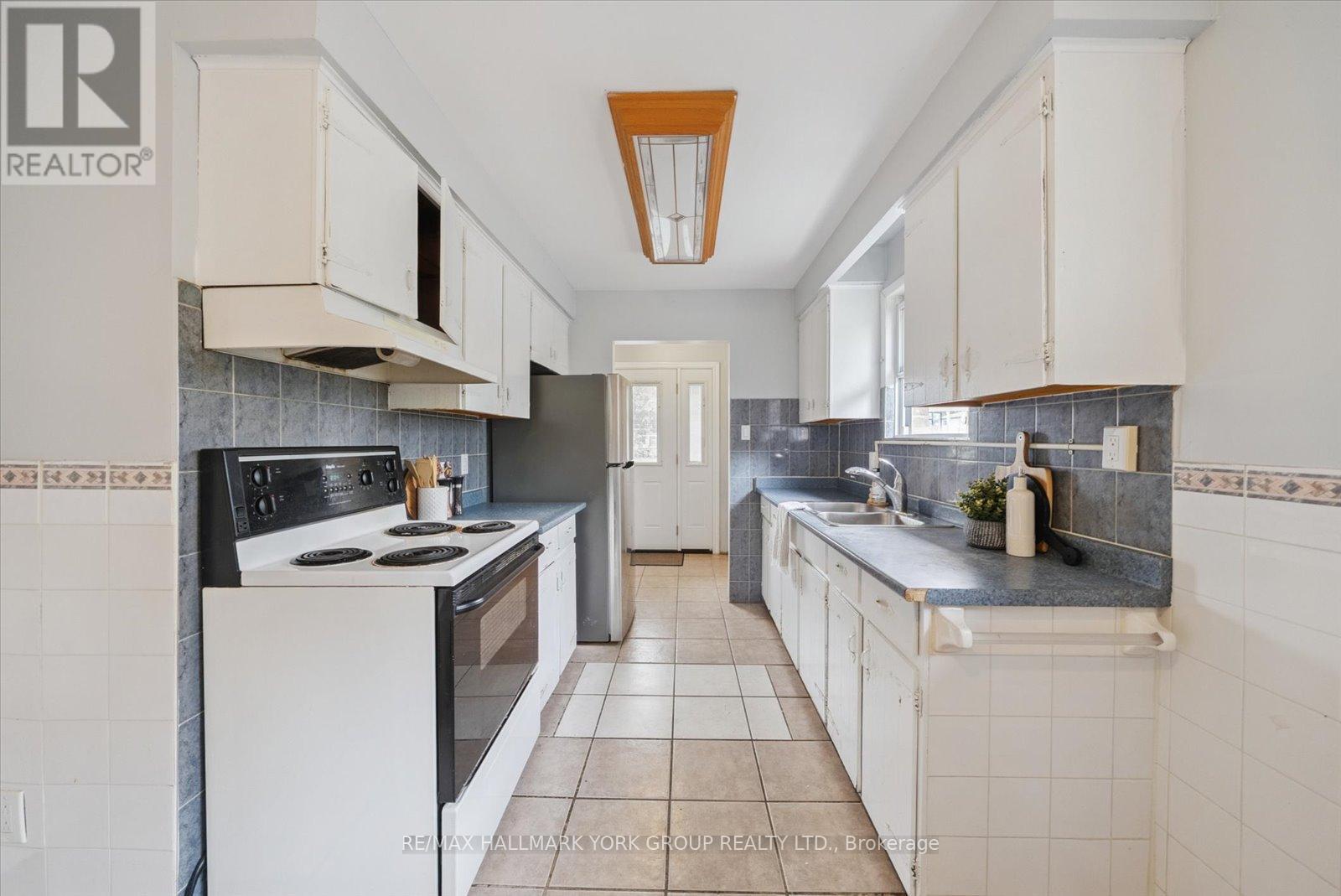 6 Glenecho Drive, Barrie, Ontario  L4M 4J3 - Photo 12 - S12466982