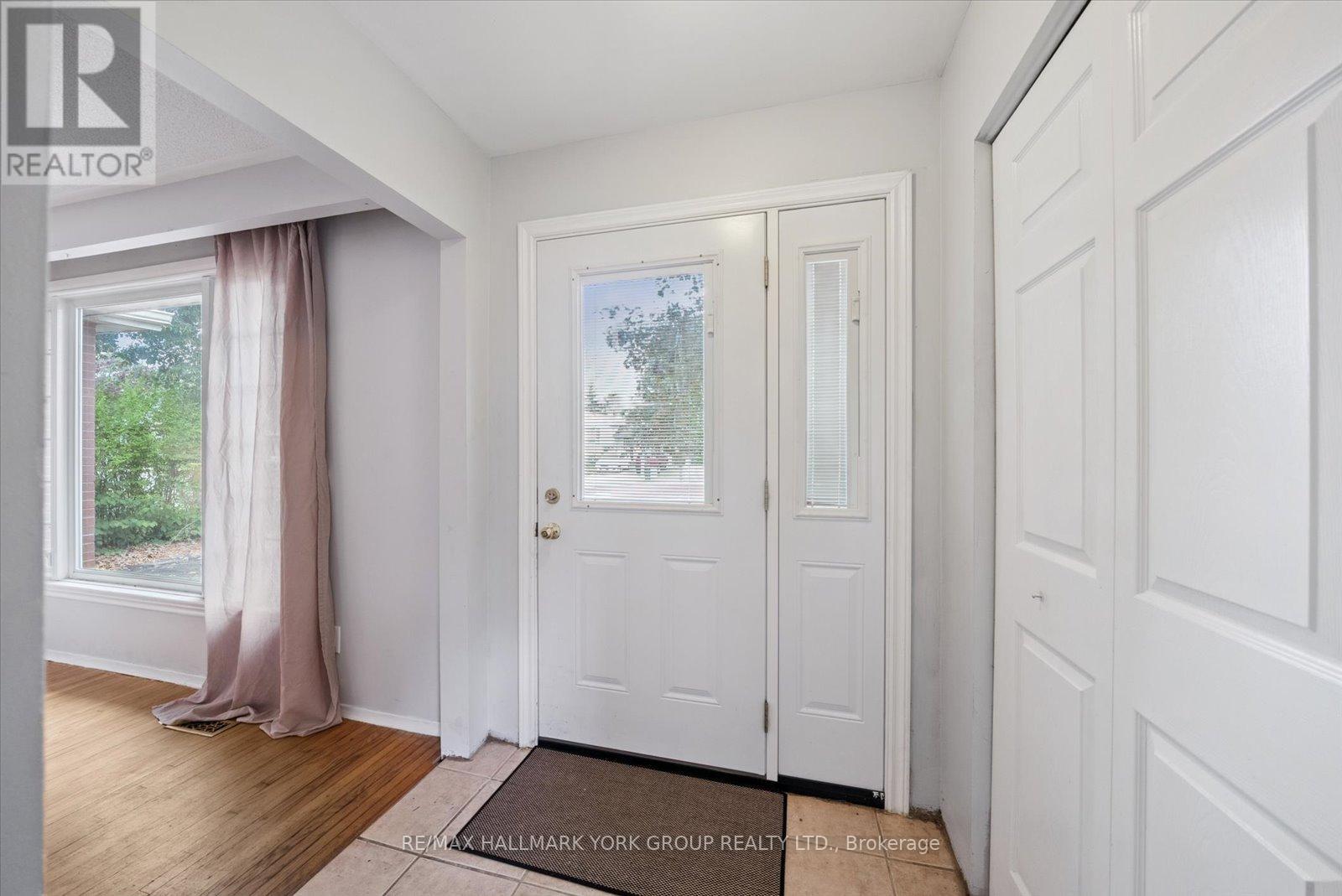 6 Glenecho Drive, Barrie, Ontario  L4M 4J3 - Photo 3 - S12466982