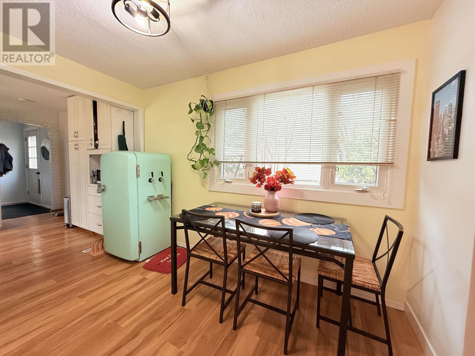 37 Second Ave N, Sioux Lookout, Ontario  P8T 1H2 - Photo 11 - TB253359