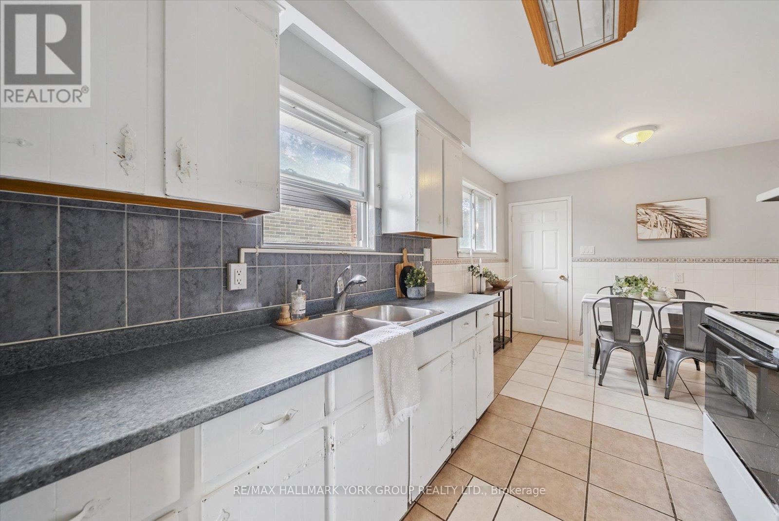 6 Glenecho Drive, Barrie, Ontario  L4M 4J3 - Photo 13 - S12466982