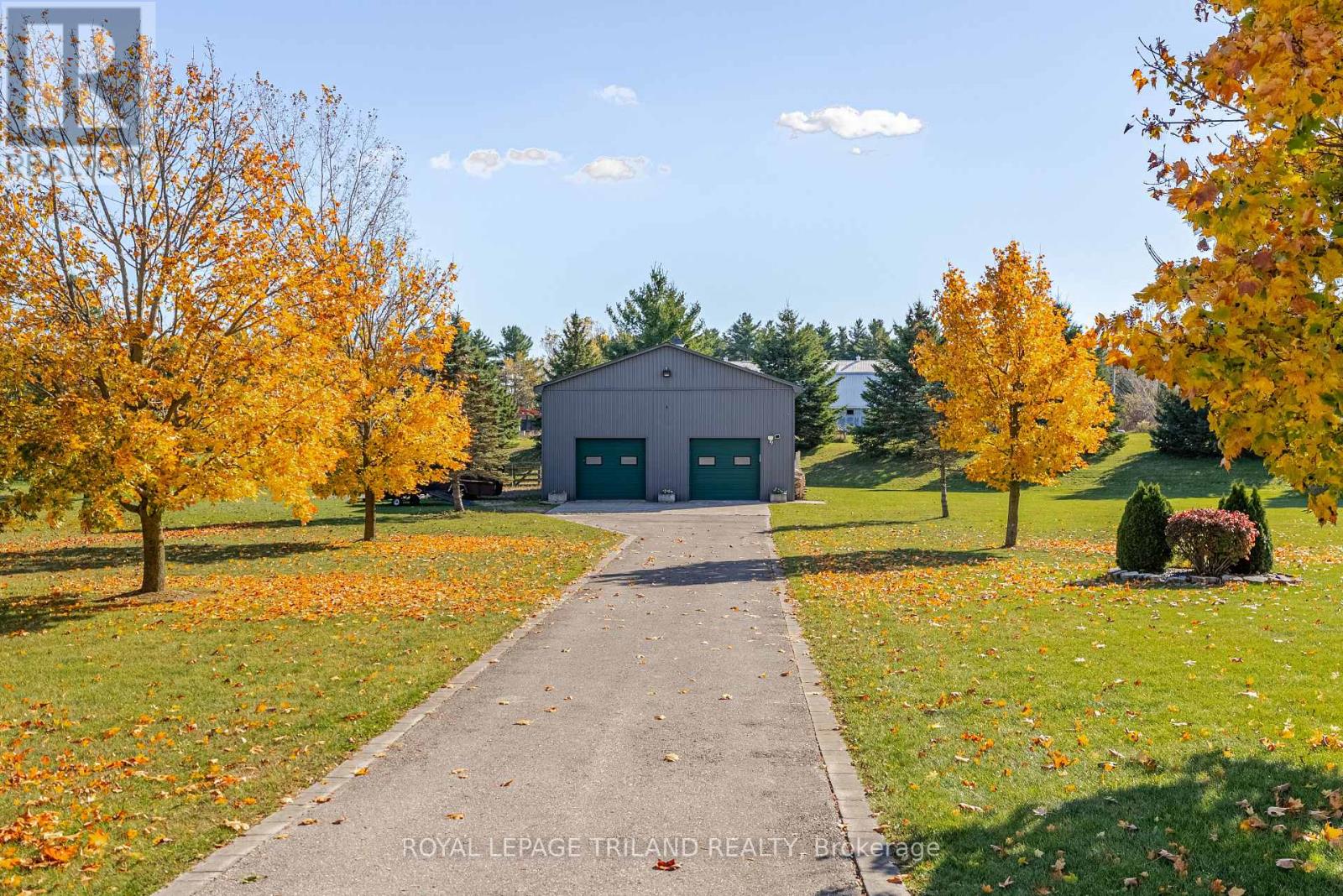 5017 Hamilton Road, Thames Centre, Ontario  N0L 1G6 - Photo 40 - X12491818