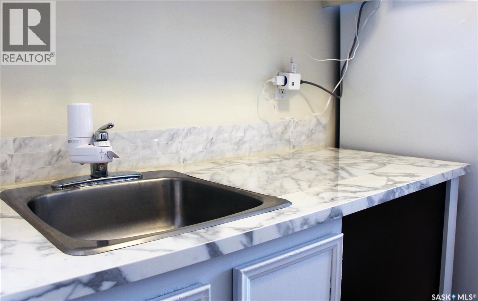 303 51 Rodenbush Drive, Regina, Saskatchewan  S4R 8C7 - Photo 8 - SK022030