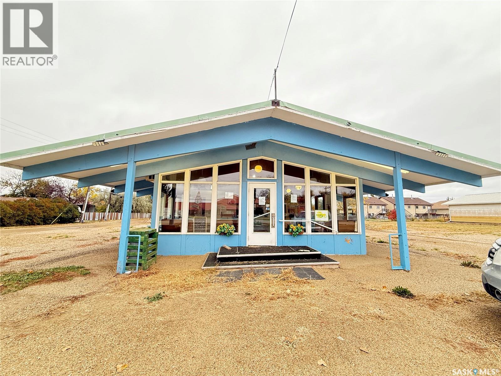 303 1st AVENUE E, Gravelbourg, Saskatchewan