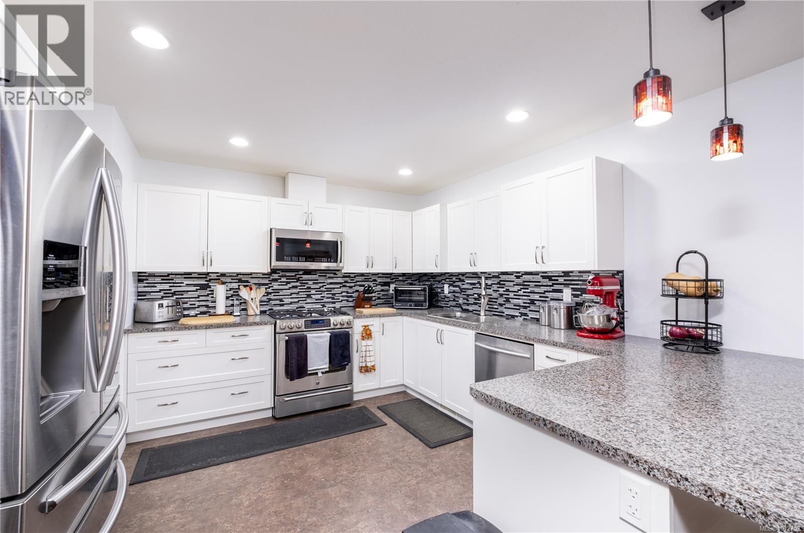 B 2709 Bickle St, Courtenay, British Columbia  V9N 0C8 - Photo 5 - 1012752