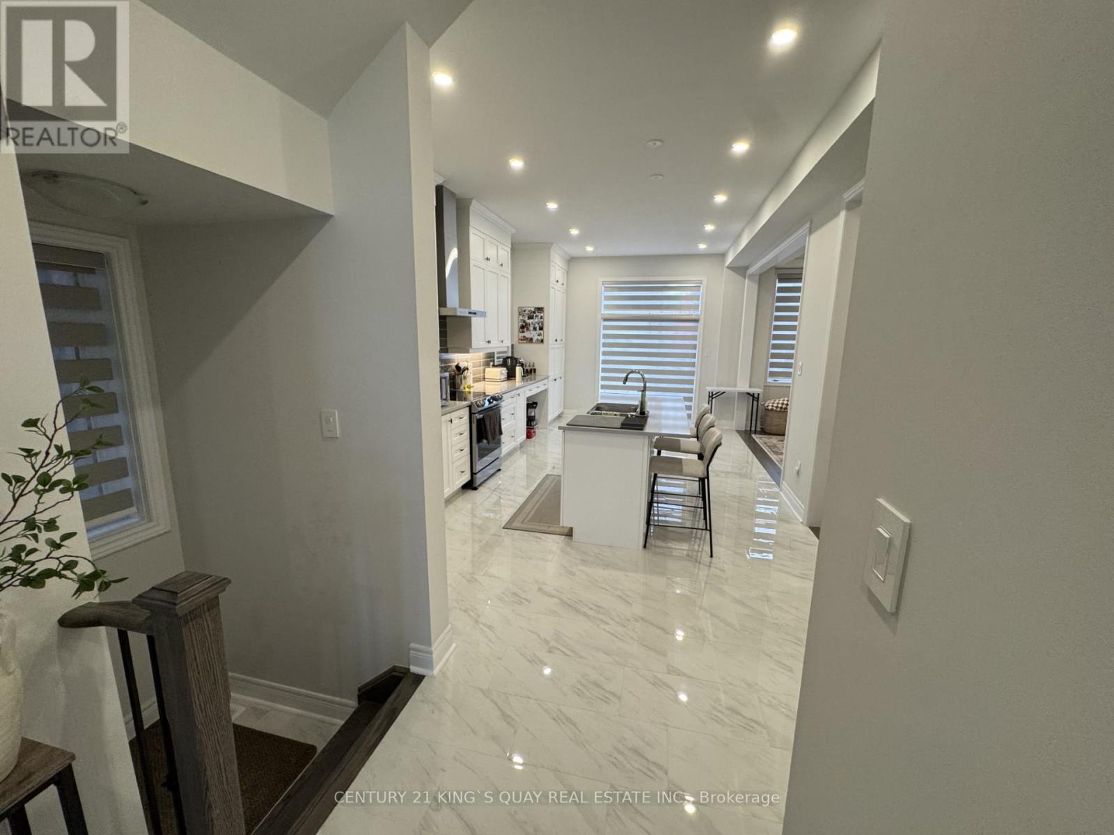 135 Jinnah Avenue, Markham, Ontario  L3S 0G4 - Photo 4 - N12491772