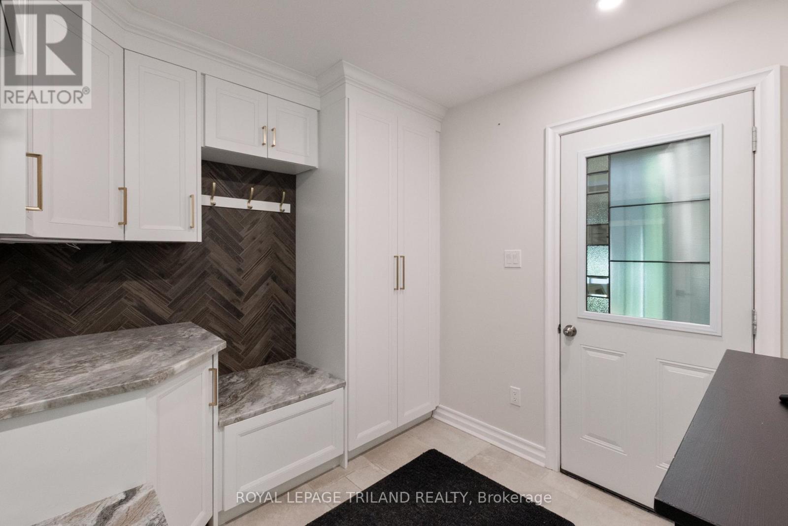 700 Westmount Hills Drive, London South (South C), Ontario  N6K 1B2 - Photo 11 - X12492656