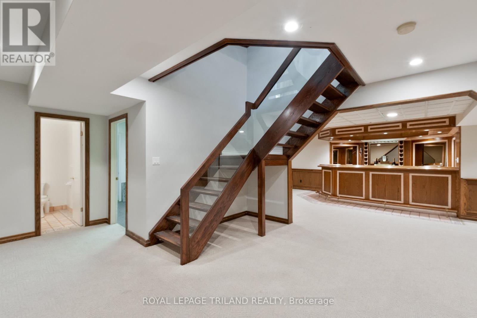 700 Westmount Hills Drive, London South (South C), Ontario  N6K 1B2 - Photo 36 - X12492656