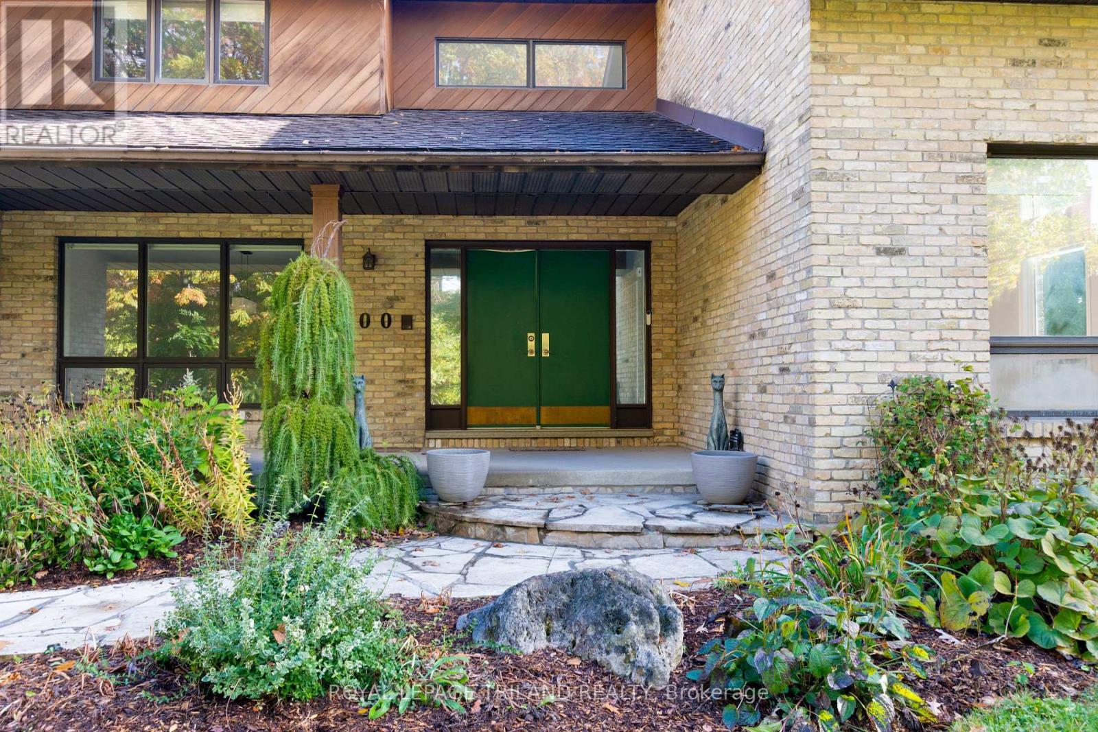 700 Westmount Hills Drive, London South (South C), Ontario  N6K 1B2 - Photo 4 - X12492656