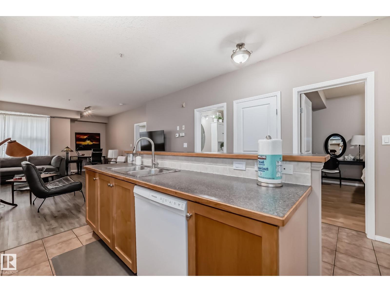 #101 8619 111 St Nw, Edmonton, Alberta  T6G 1H8 - Photo 11 - E4464058