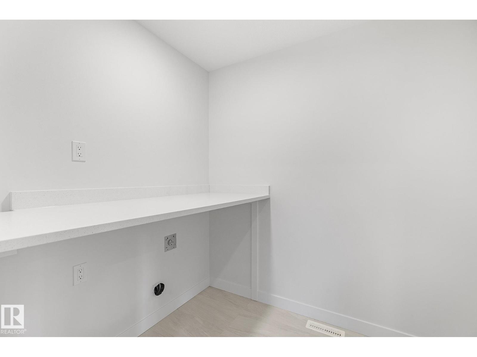 9926 9928 157 St Nw, Edmonton, Alberta  T5P 2T6 - Photo 38 - E4464059