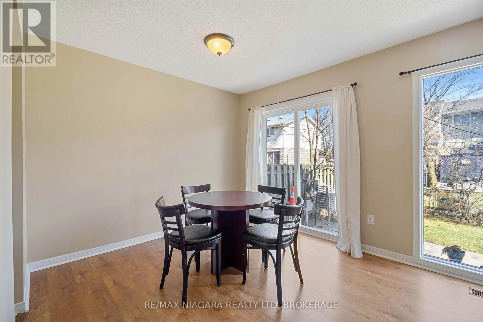 18 Julie Drive, Thorold, Ontario  L2V 4L5 - Photo 14 - X12382144