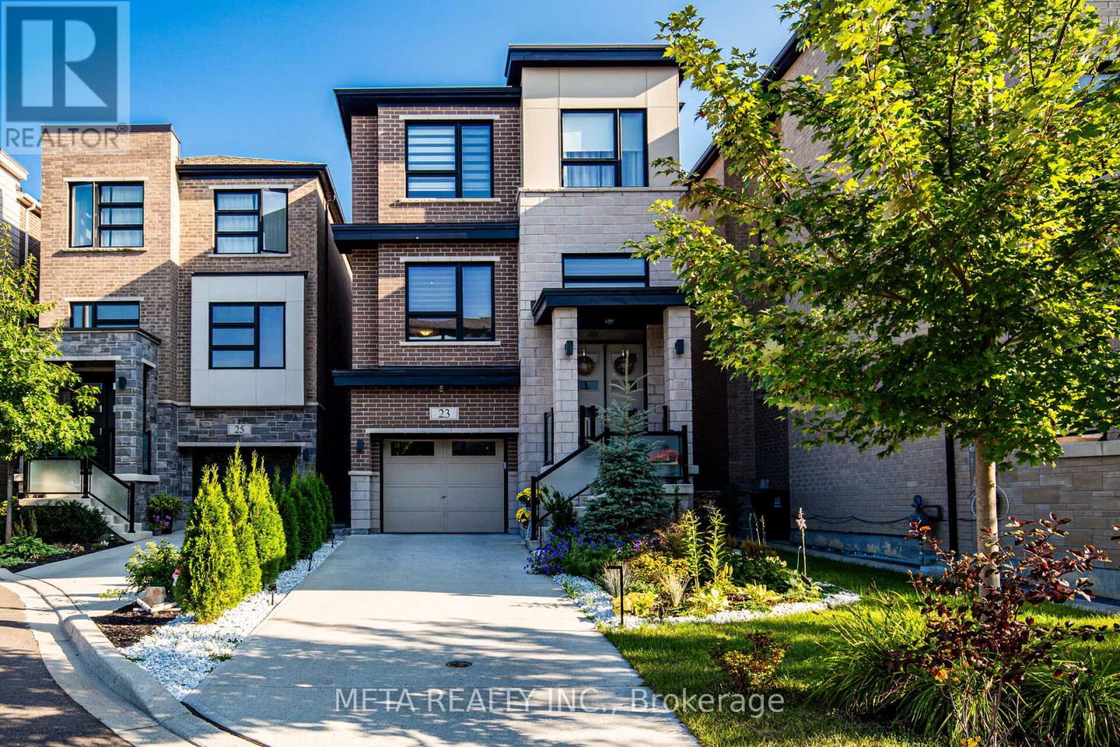 23 HOLLYHOCK COURT, Toronto, Ontario