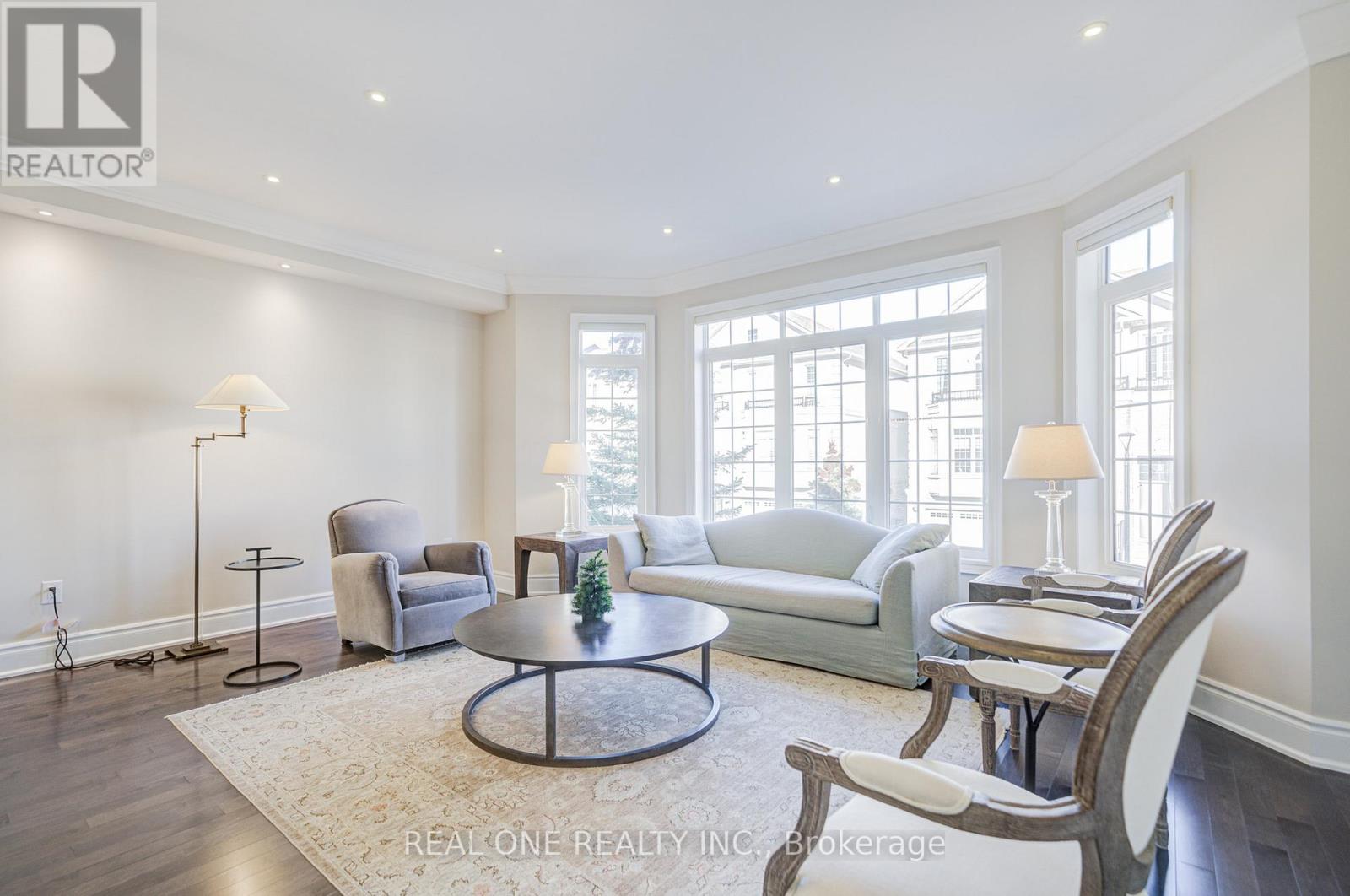 71 Bloorview Place, Toronto, Ontario  M2J 0B2 - Photo 4 - C12492474