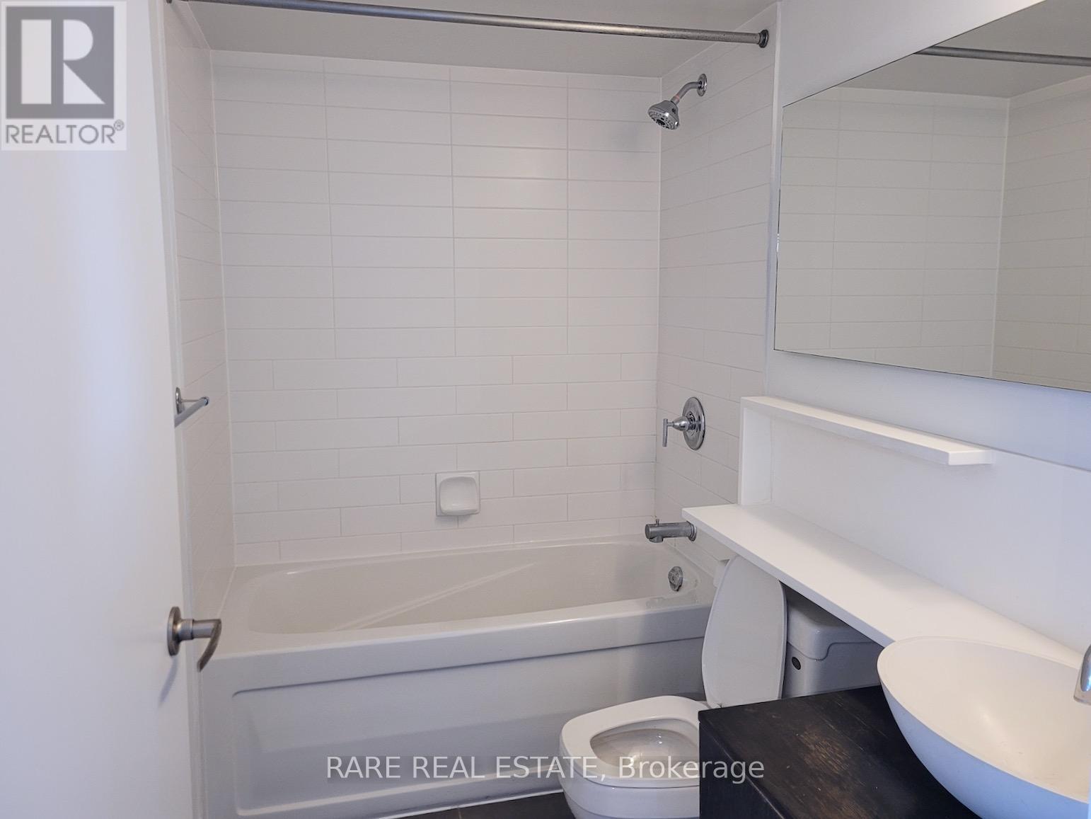 2008 - 15 Fort York Boulevard, Toronto, Ontario  M5V 3Y4 - Photo 9 - C12492512