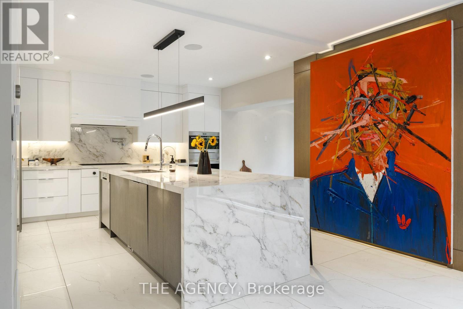 6 Hillholm Road, Toronto, Ontario  M5P 1M2 - Photo 11 - C12492534