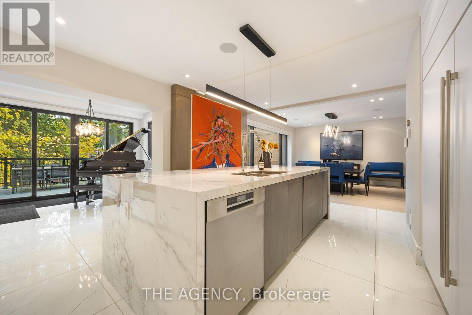 6 Hillholm Road, Toronto, Ontario  M5P 1M2 - Photo 12 - C12492534