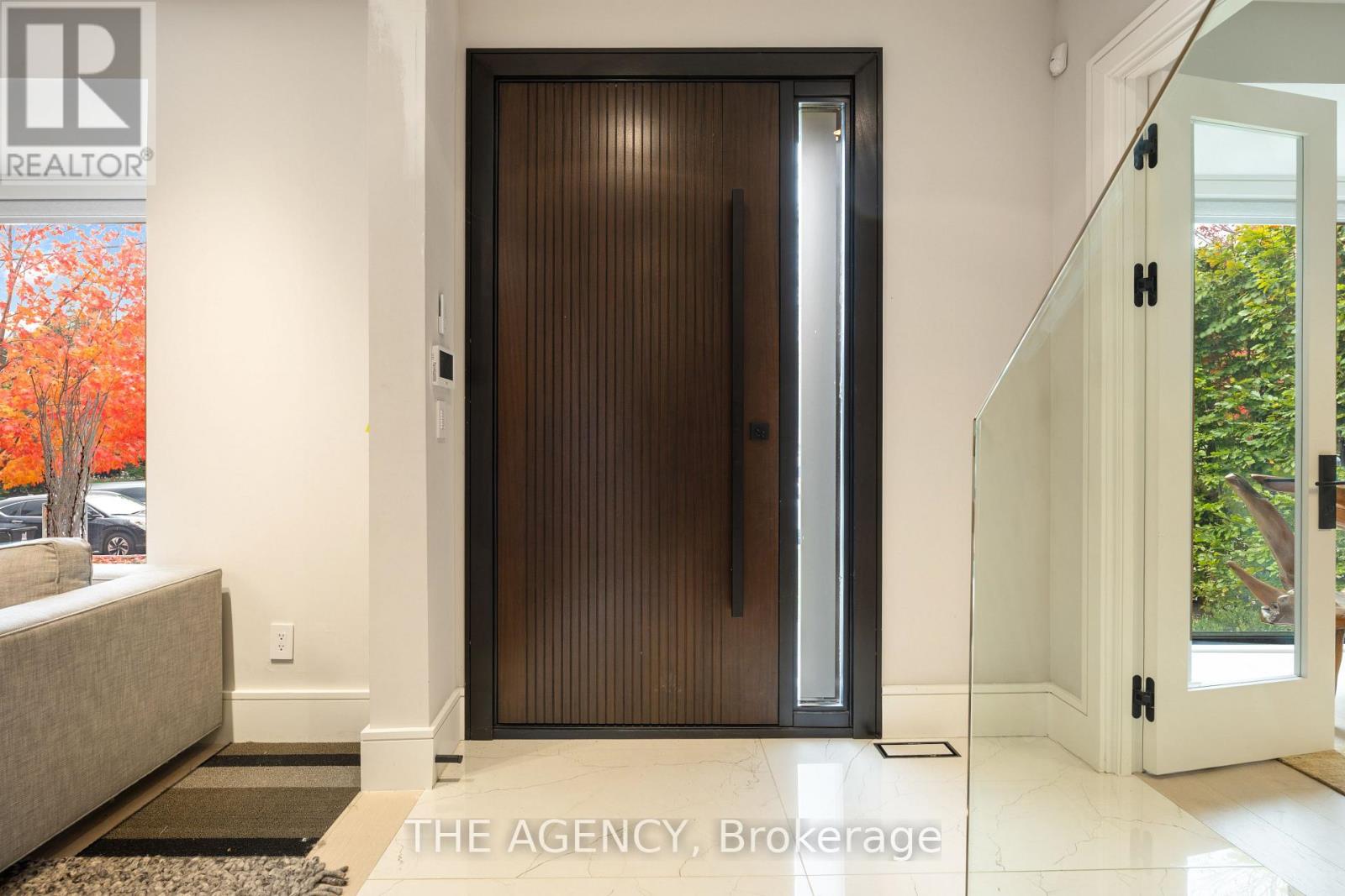 6 Hillholm Road, Toronto, Ontario  M5P 1M2 - Photo 2 - C12492534