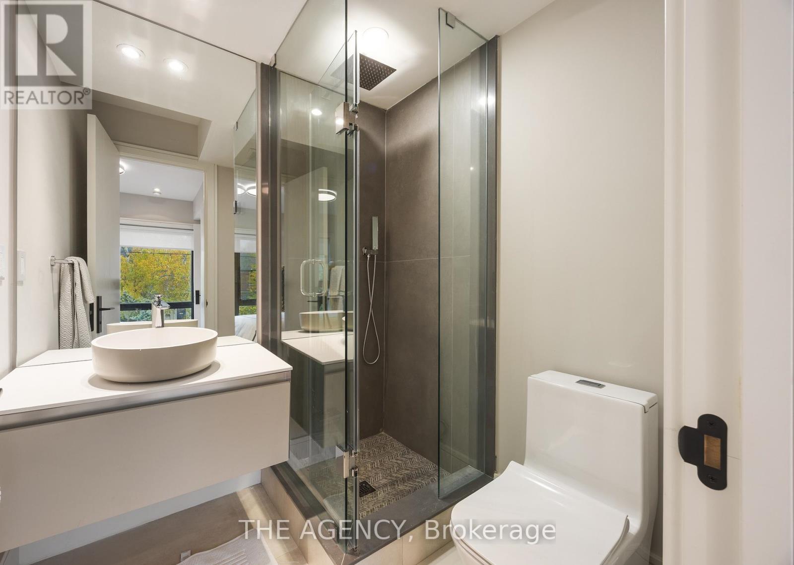 6 Hillholm Road, Toronto, Ontario  M5P 1M2 - Photo 24 - C12492534