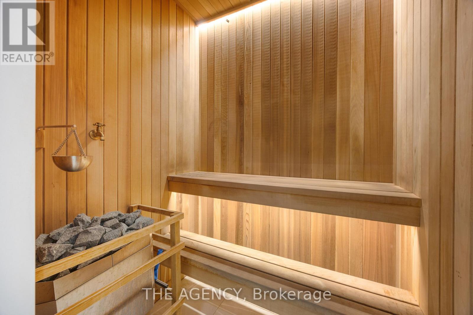 6 Hillholm Road, Toronto, Ontario  M5P 1M2 - Photo 31 - C12492534