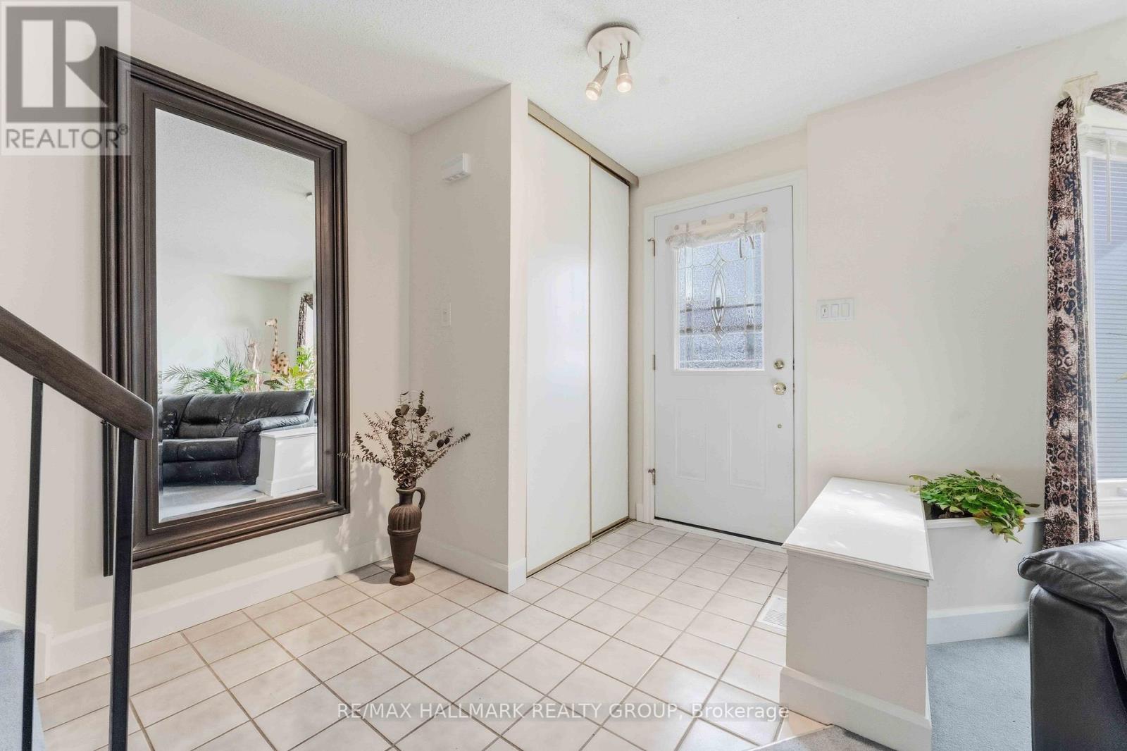 941 Cookshire Crescent, Ottawa, Ontario  K4A 3K4 - Photo 3 - X12492632