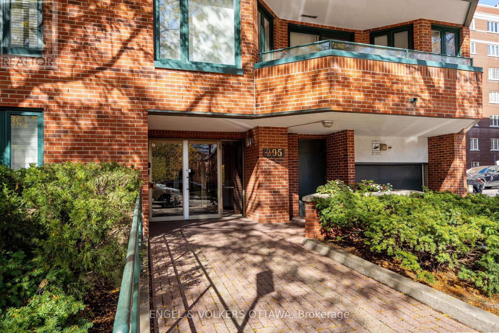 103 - 295 Gilmour Street, Ottawa, Ontario  K2P 0P7 - Photo 3 - X12492726