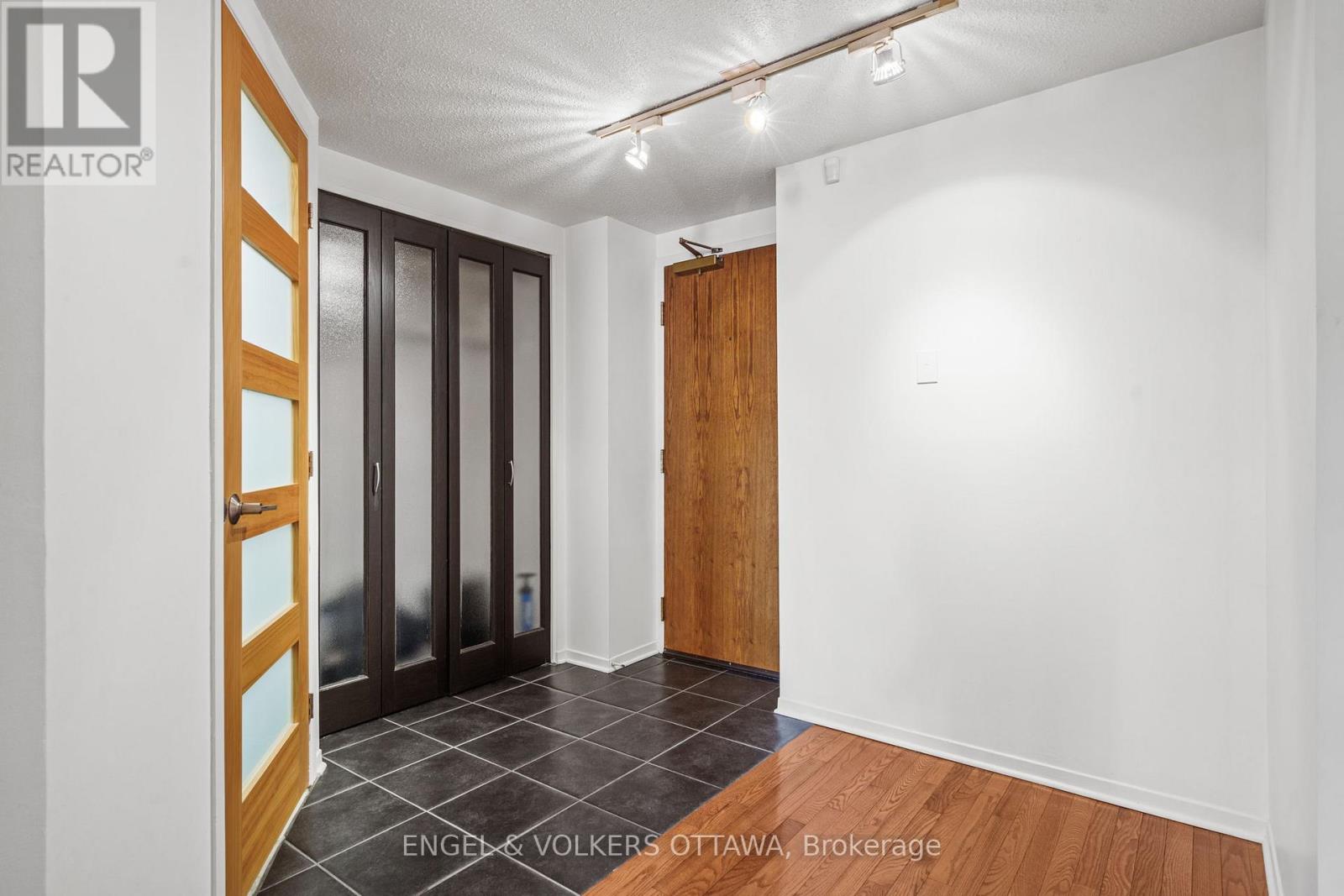 103 - 295 Gilmour Street, Ottawa, Ontario  K2P 0P7 - Photo 6 - X12492726