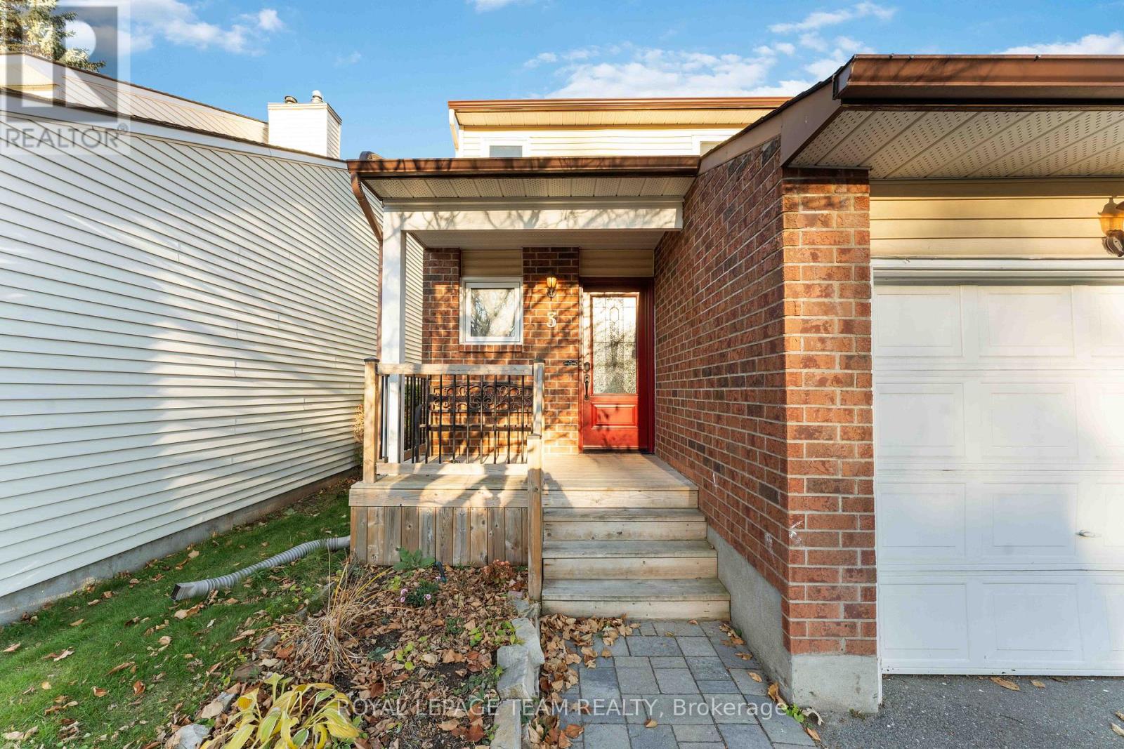 3 Fulham Court, Ottawa, Ontario  K2J 2L6 - Photo 2 - X12492770