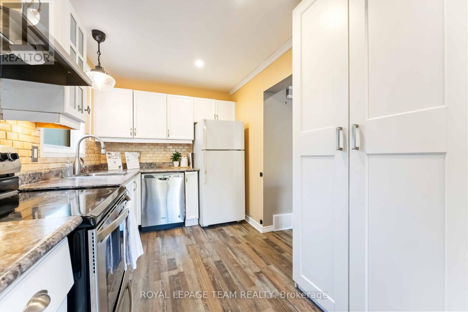 3 Fulham Court, Ottawa, Ontario  K2J 2L6 - Photo 9 - X12492770