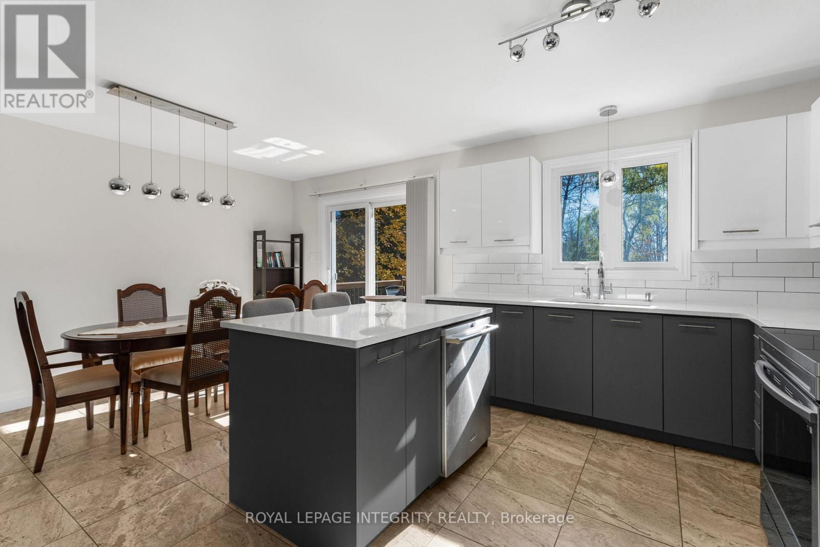 220 Agathe Street, Clarence-Rockland, Ontario  K4K 1K7 - Photo 10 - X12492840