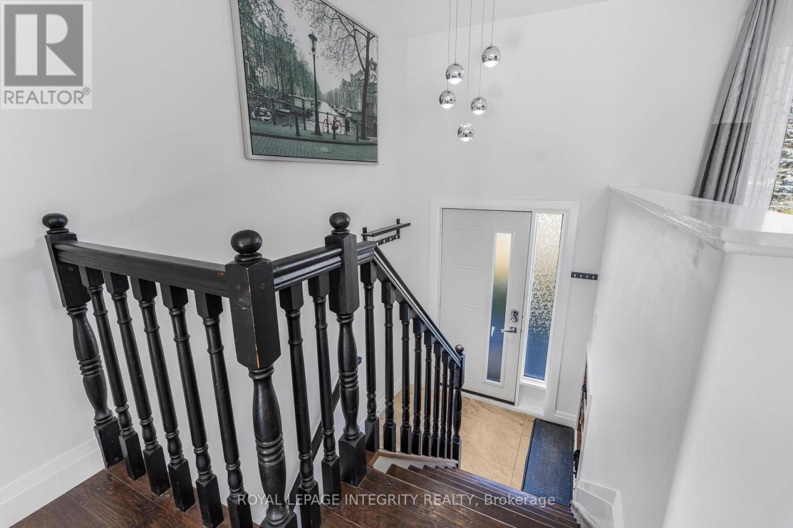 220 Agathe Street, Clarence-Rockland, Ontario  K4K 1K7 - Photo 3 - X12492840